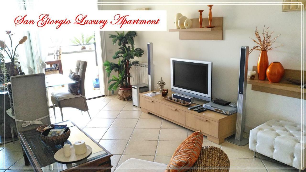 San Giorgio Luxury Apartment Taormina-Panoramic Pool & Parking Space Eksteriør bilde